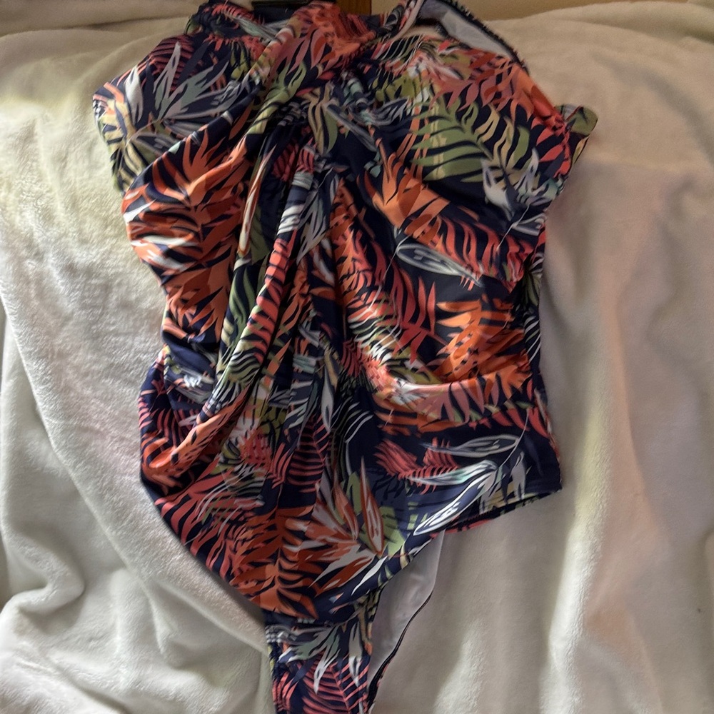 Vibrant XL Curve Tropical Leaf Print Women's One Piece Swimsuit